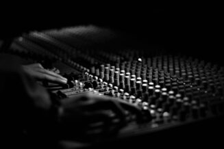 image-assewt Mixing Desk